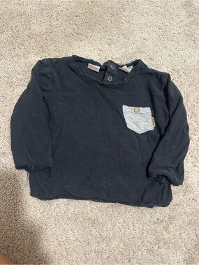 Zara Black Long Sleeve Tee with Light Gray Pocket